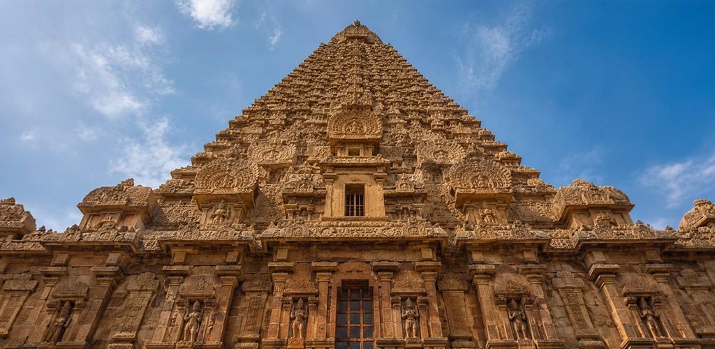 The vimana of the Brihadeeswara Temple viewed from directly below.