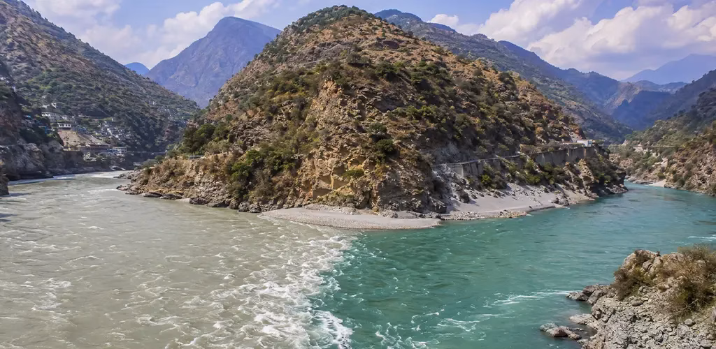 The confluence of the Bhagirathi and Bhilangana rivers at Tehri, before the dam